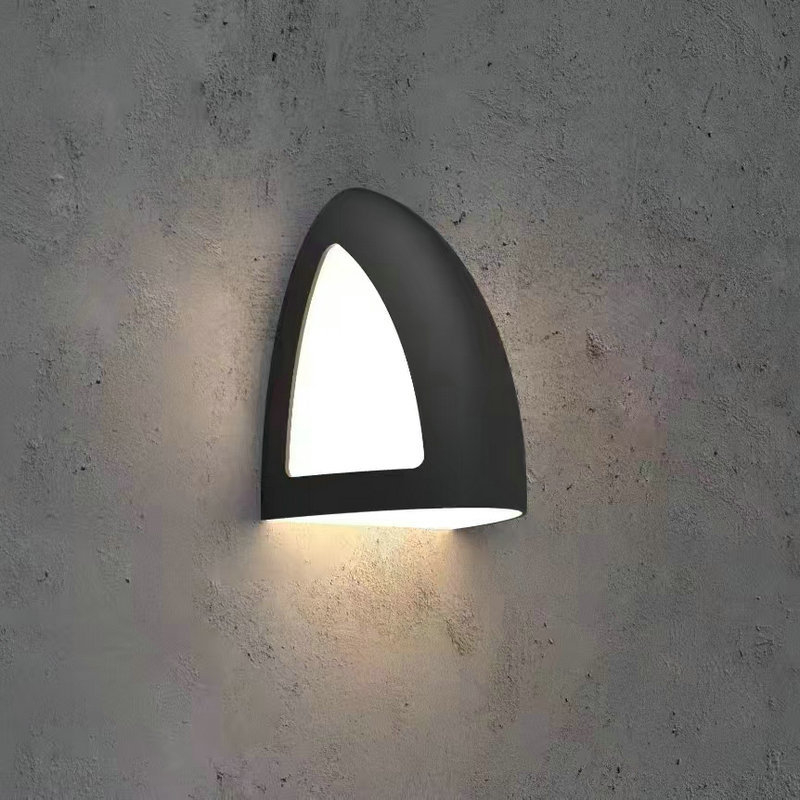 مصباح جداري خارجي مثلث الشكل، مقاوم للماء بمعيار IP65، مصباح LED جداري من الألومنيوم المصبوب، 12 واط، 3000 كلفن، أسود/أبيض/رمادي، مناسب للفيلات والباحات والحدائق HTD-EW4505 1