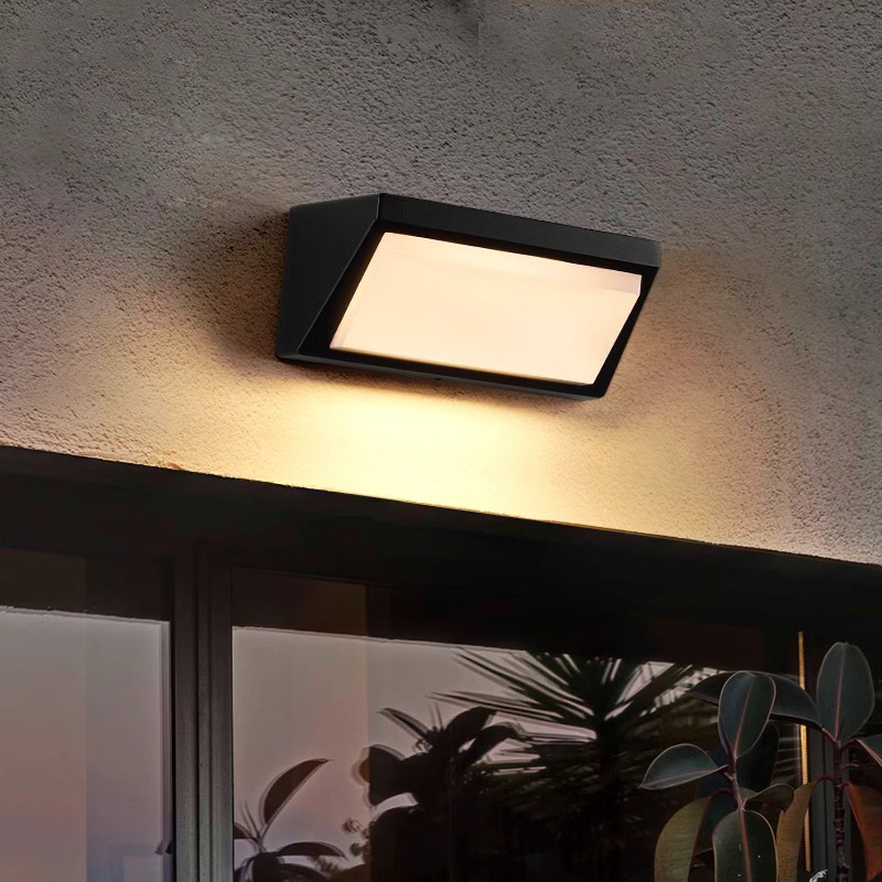 Aplique de pared exterior moderno con forma de cuña inclinada, marco negro con panel de luz descendente ancha, negro, blanco y gris, HTD-EW4512-2 3