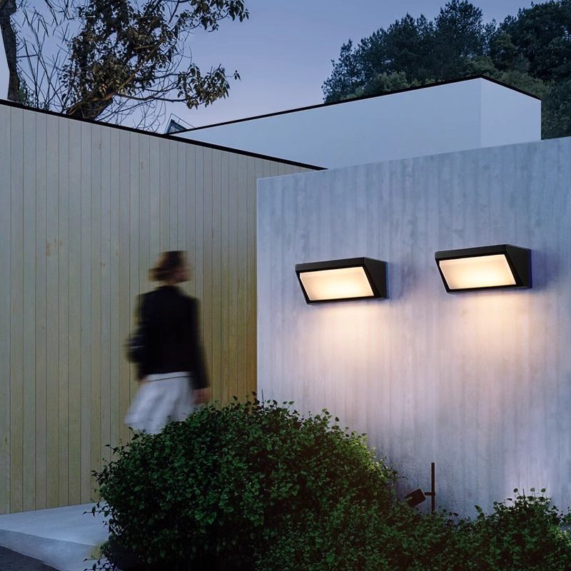 Aplique de pared exterior moderno con forma de cuña inclinada, marco negro con panel de luz descendente ancha, negro, blanco y gris, HTD-EW4512-2 4