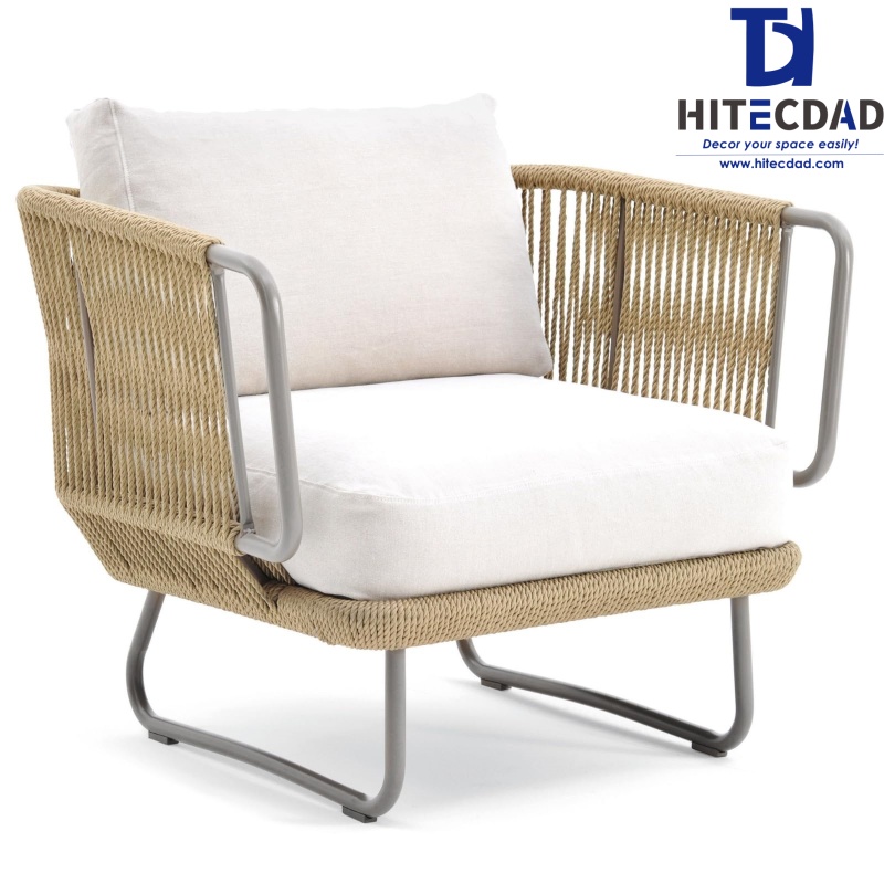 Sillón de exterior de tejido de cuerda color beige natural con estructura de metal gris y cojín blanco HTD-OF1002A 1
