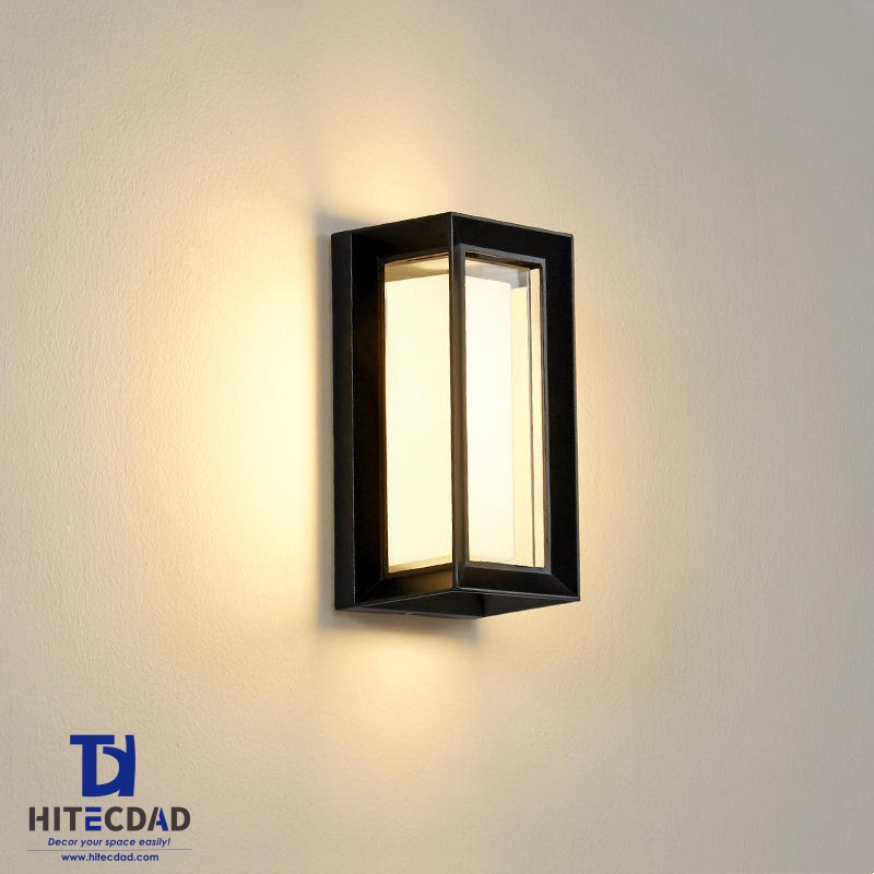 Applique murale extérieure moderne à cadre rectangulaire, cadre noir avec panneau lumineux allongé, 12 W, lumière chaude 3000 K, étanchéité IP65, HTD-EW4440 1