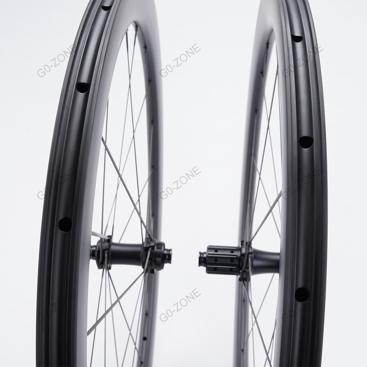 China 700c Super Light 1135g Carbon Spokes Wheels Disc Brake Wheelset manufacturers - Go Zone 8