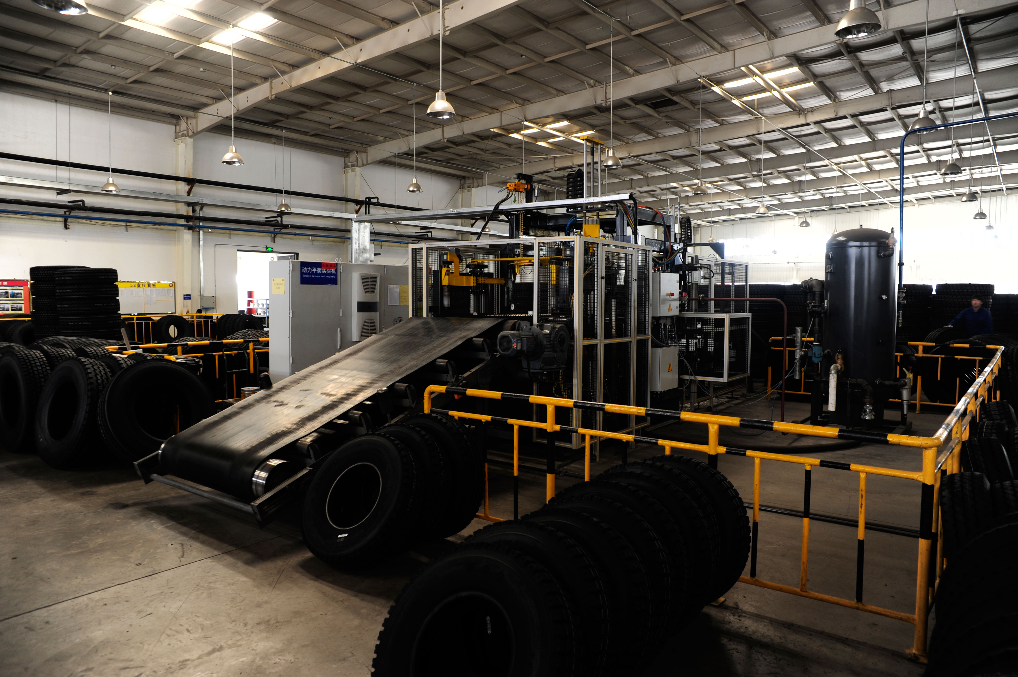 الشوط - 295/75R22.5 الإطارات الشعاعية للشاحنات والحافلة 17