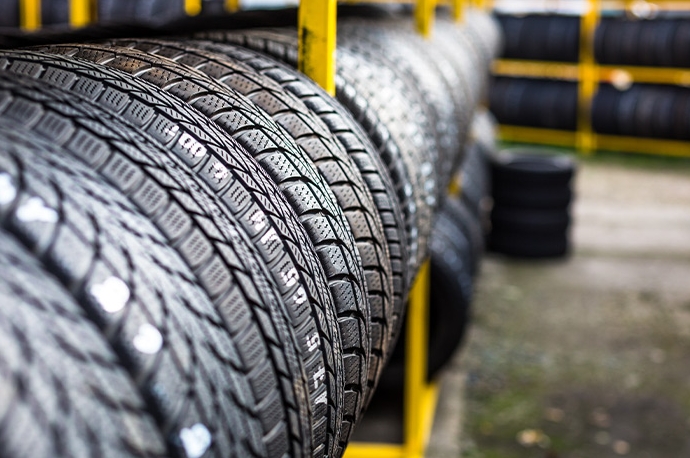 Neumáticos radiales vs. Neumáticos no radiales: ¿Cuál es la diferencia? 1