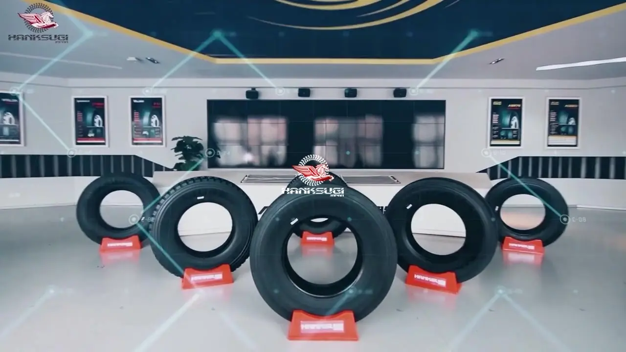 HS30 Commercial Truck Tires - Big Truck Tires for Sale 1
