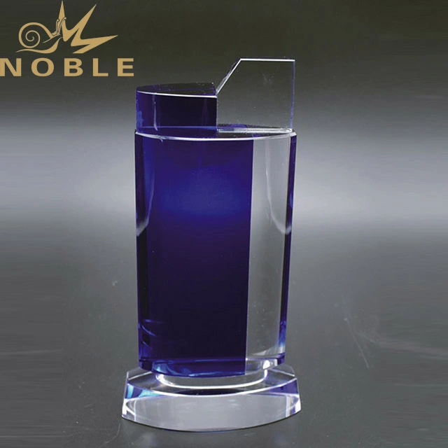 Noble New Design Wholesale Custom Crystal Glass Trophy With Engraved Logo 1