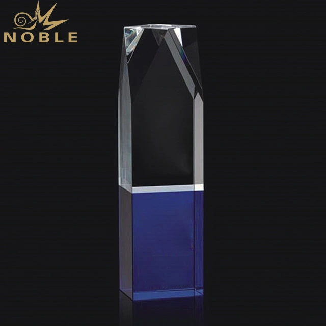 2019 Wholesale Cheap Custom Award Crystal Glass Trophy With Engraved Logo 1