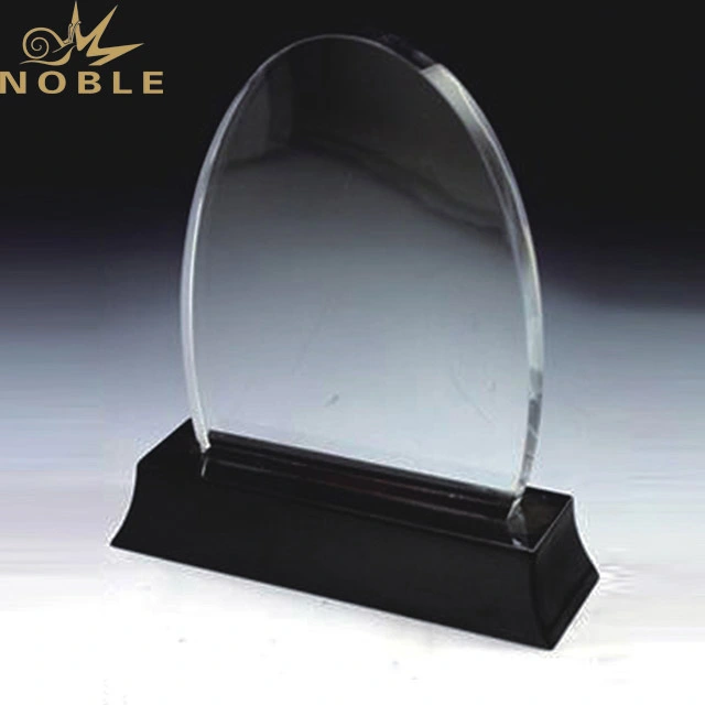 2019 Noble New Products Factory Wholesale 3D Laser Engraving Golf Crystal Trophy 1
