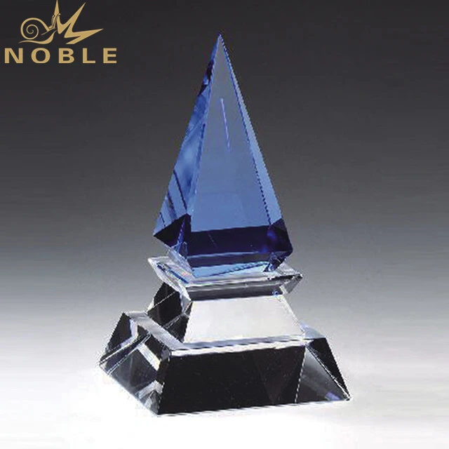 Custom K9 Crystal Pyramid Trophy 1