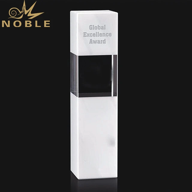 Wholesale Custom Award Crystal Trophy With Engraved Logo 1