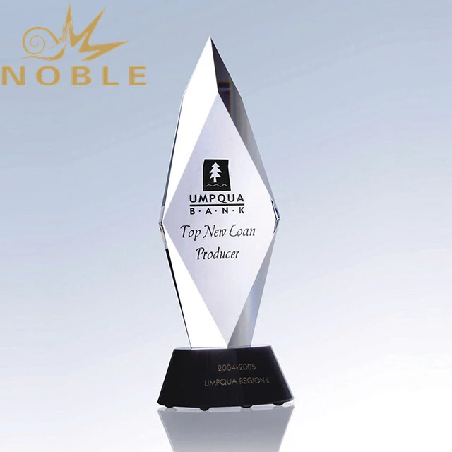 New Design High Quality Crystal Obelisk Trophy 1