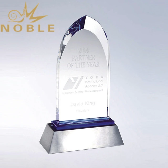 Popular New Design High Quality Crystal Award Trophy 1