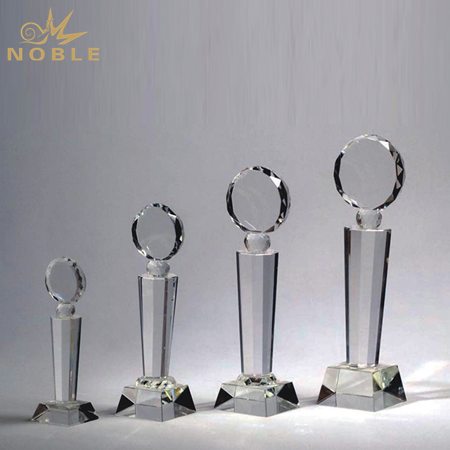 Customized Different Sizes Crystal Diamond Trophy 1