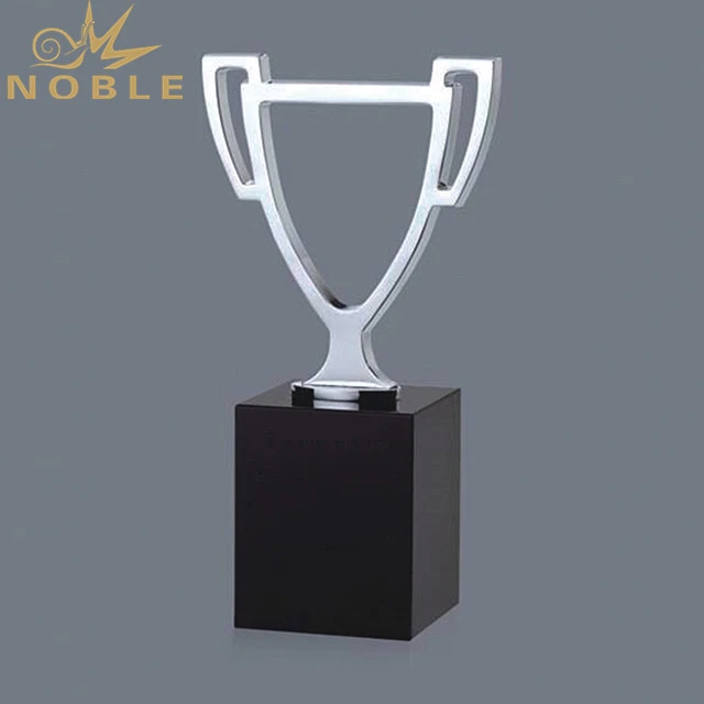 Big Crystal Cup Trophy With Black Base 1