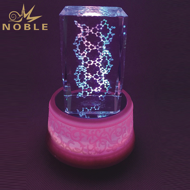 Hot Selling Crystal Cube On Round LED Base 1