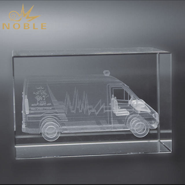 Laser Engraved 3D Truck Crystal Cube For Souvenir 1