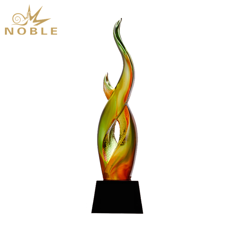 High Quality Custom Liu Li Trophy On Crystal Base 1