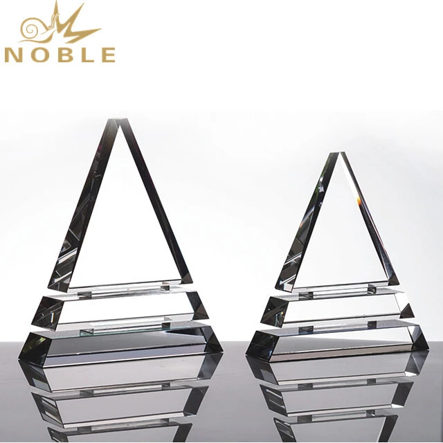 Creative Design Custom Crystal Pyramid Shaped Paperweight Trophy 1