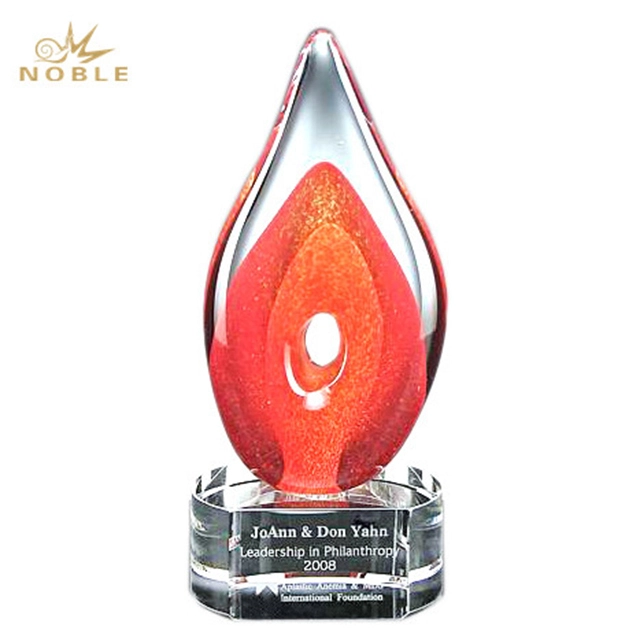 Promotional Vigorous Liuli Crystal Trophy With Base 1