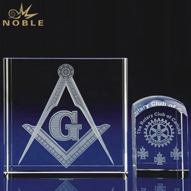 2019 Noble Customized Design Wholesale High Quality 3D Laser Crystal Trophy 1