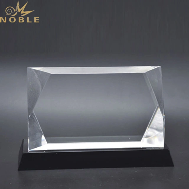2019 Noble Customized New Design K9 Crystal Trophy Glass Medal Awards Glass Trophy 1