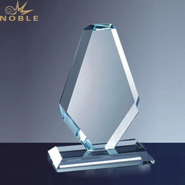 2019 High-Grade Exquisite Custom Crystal Trophy Award from China Factory 1