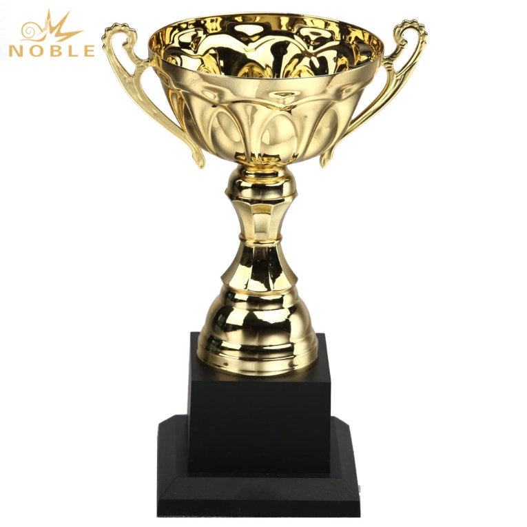 High Quality New Design Metal Cup Trophy for Sports Games 1