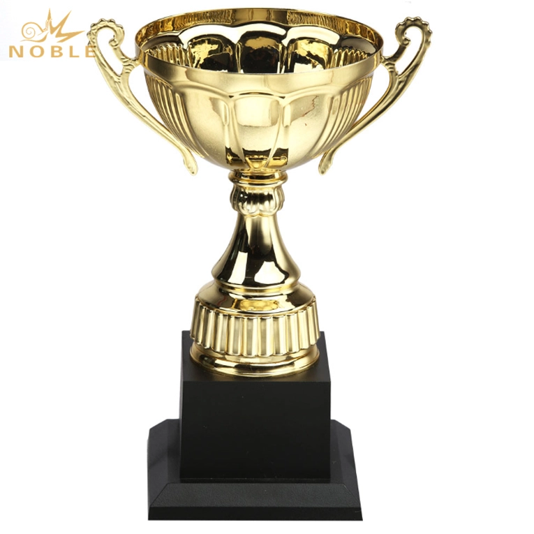 Luxury New Design Custom Metal Cup Trophy 1