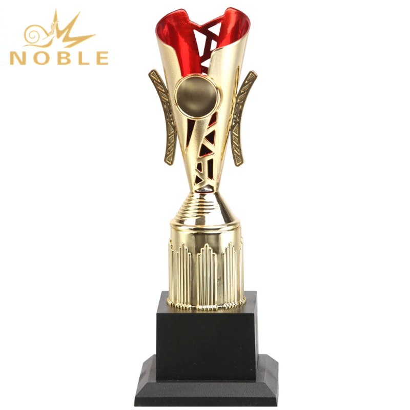 Popular High Quality Custom Plastic Cup Trophy with Red Desgin 1