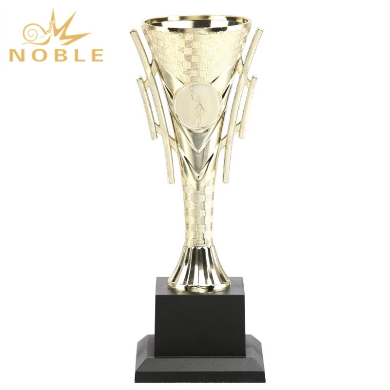 Custom Logo Cheap Design Plastic Cup Award 1