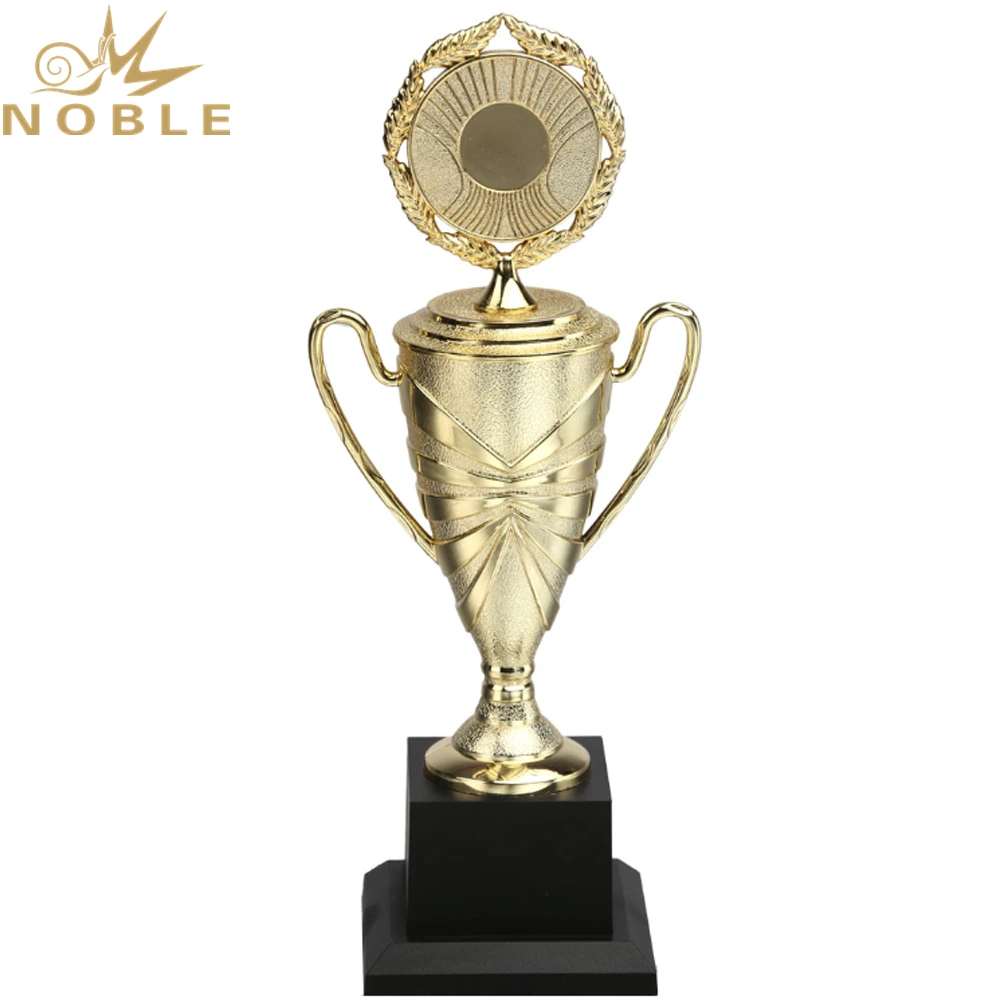 New Design Custom Logo Plastic Cup Trophy 1