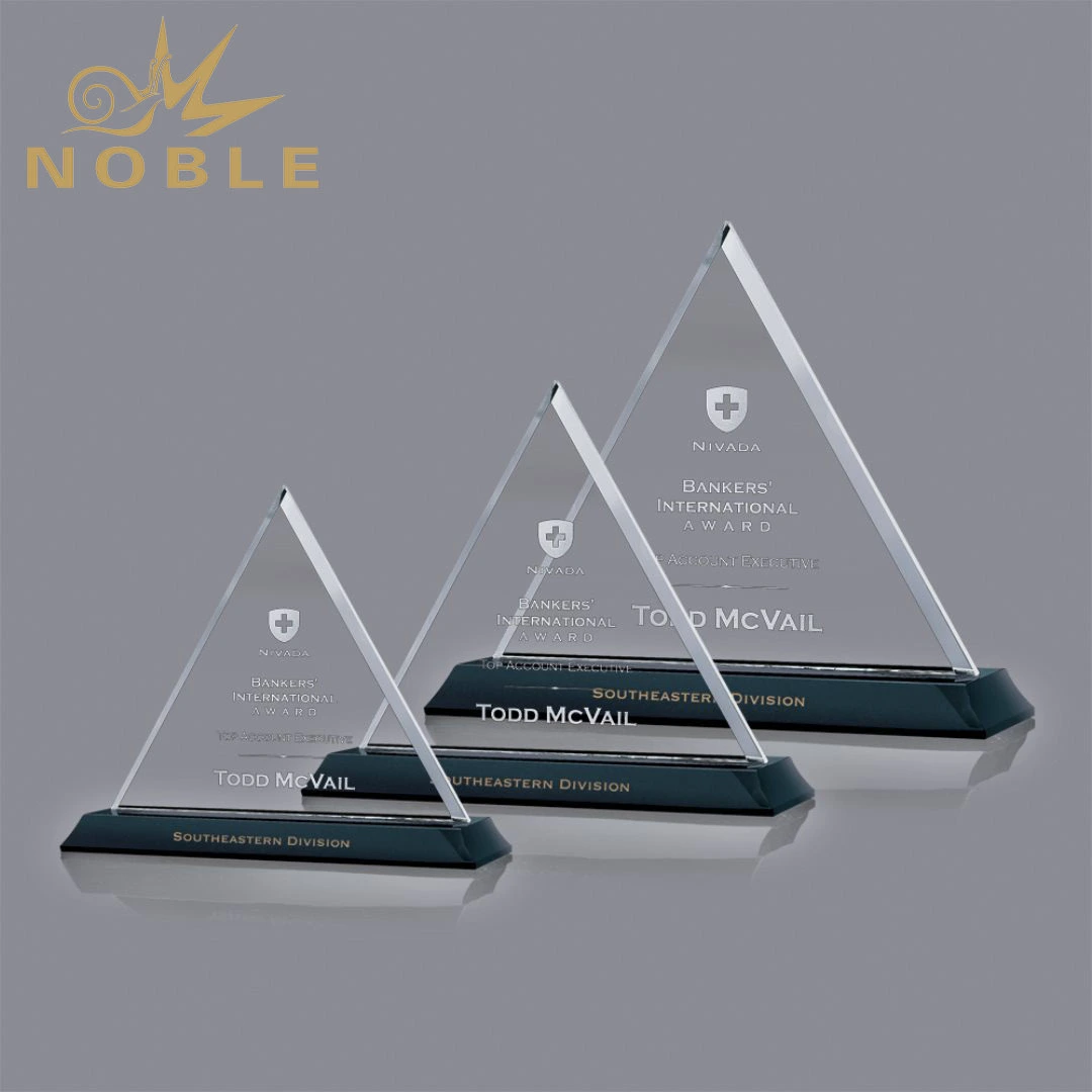 High Quality Beautiful Triangle Custom Crystal Plaque Award 1
