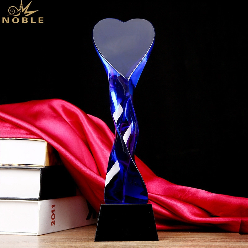 Best Selling Custom Engraving Blue Crystal Heart Award Trophy 1
