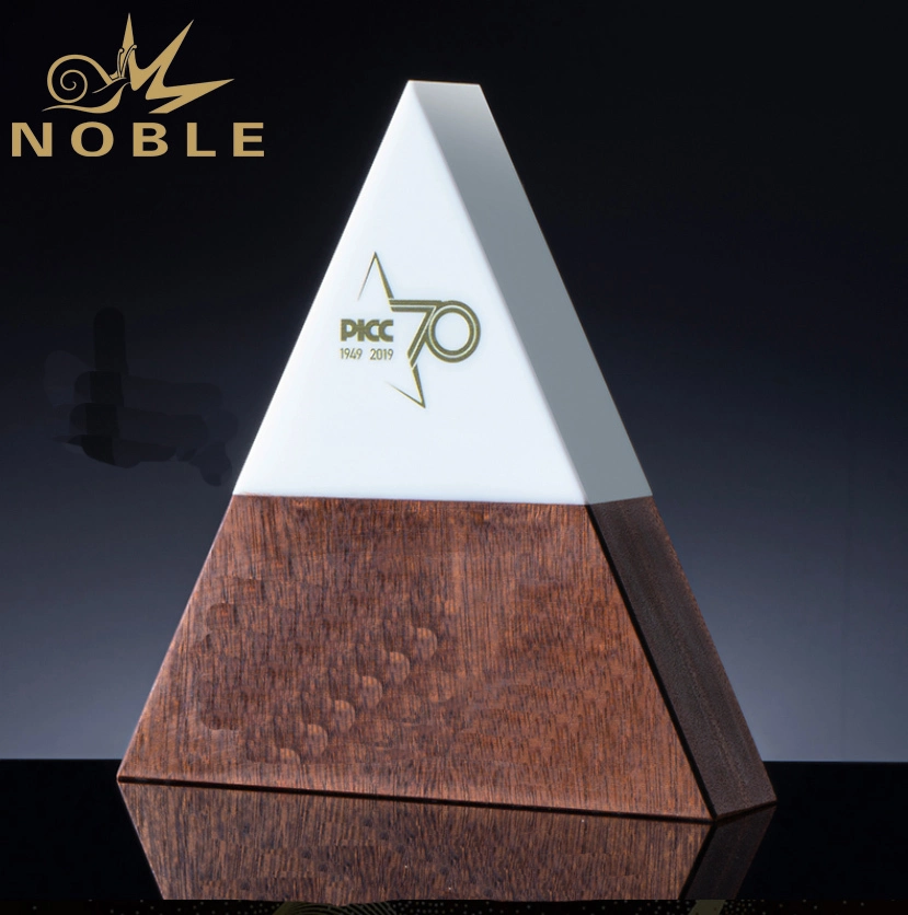 Popular New Design Custom Crystal Pyramid Award with Wooden Base 1