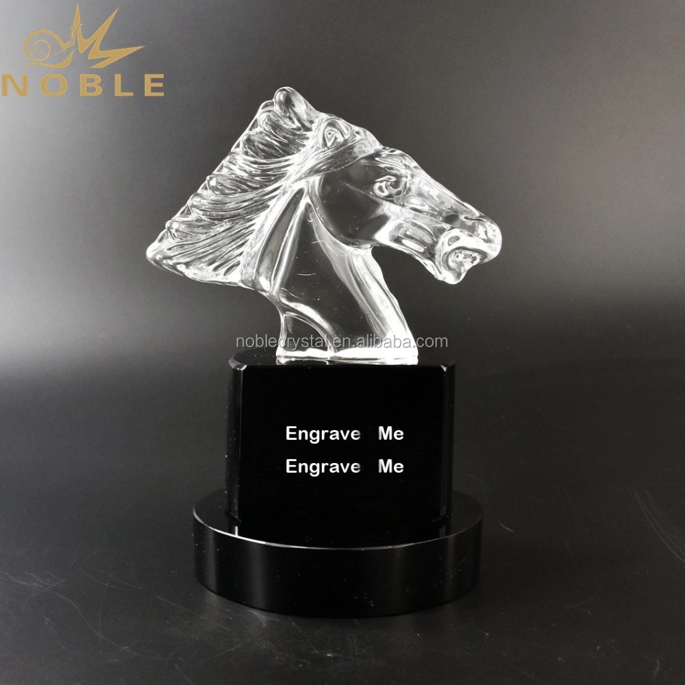 Crystal Horse Decorative Award Trophy For Business Souvenir 1