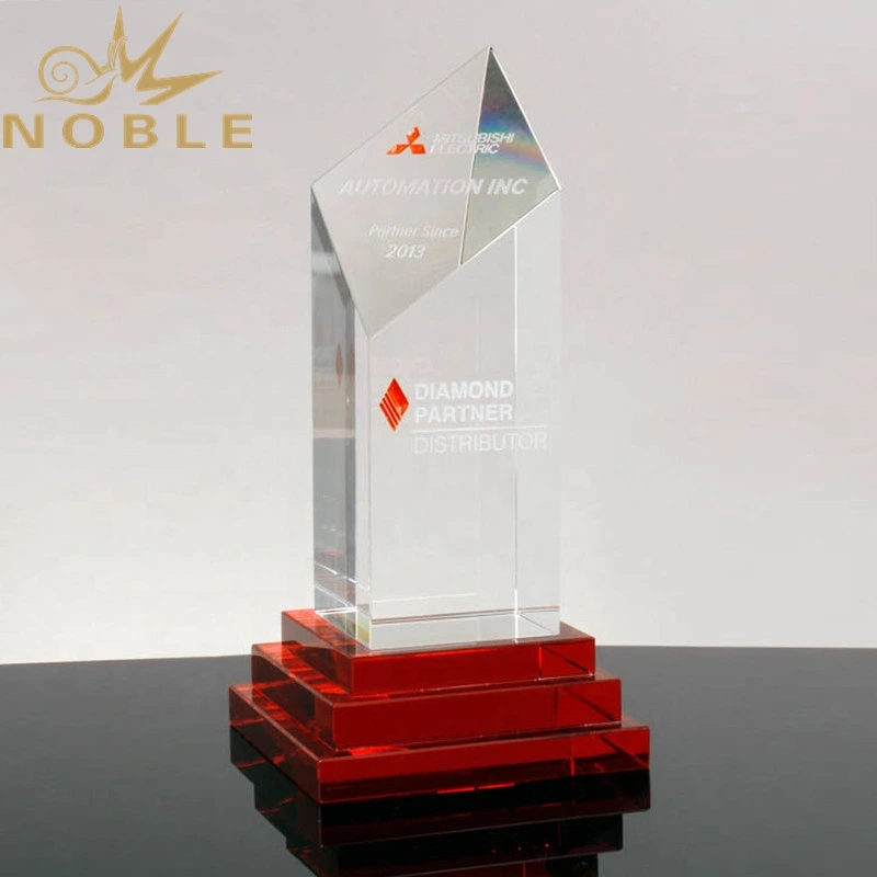 Hot Selling New Design Custom Clear Red Crystal Award1 1
