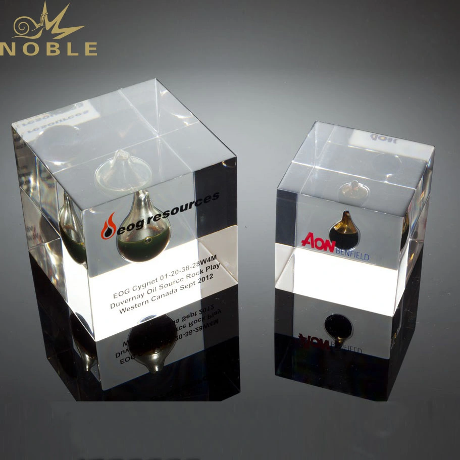 Unique Custom Design Acrylic Souvenir Gifts Lucite Cube Oil Drop Embedment Paperweight 1