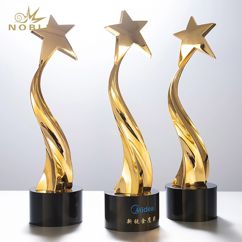New Design Custom Crystal Base Metal Rising Star Trophy 1