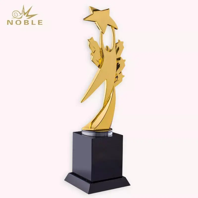 New Design Creative Metal Star Trophy Custom Figurine Award 1