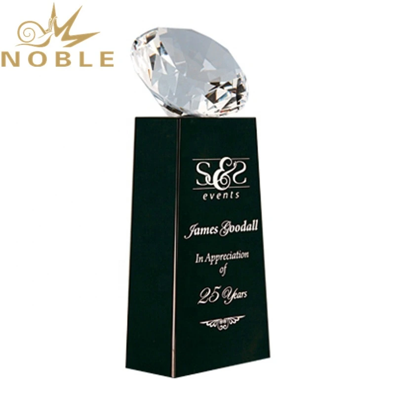 Excellent new design best selling custom Diamond Crystal Award on Black Base1 1