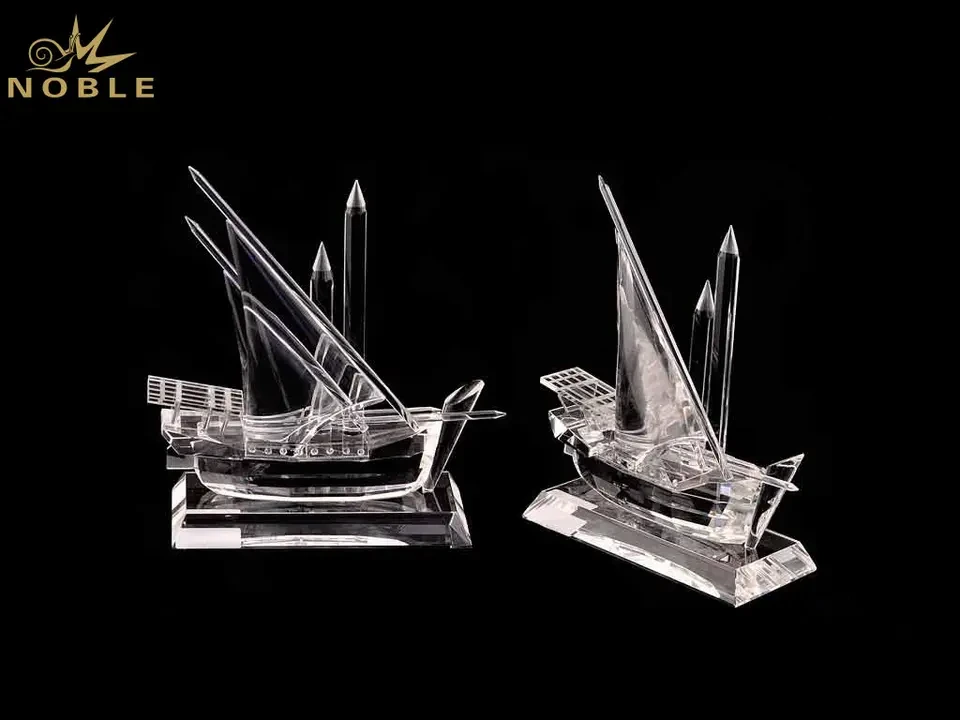 Noble Traditional Corporate UAE National Day Gift Crystal Dhow Replica As Tourist Souvenir Gifts 1