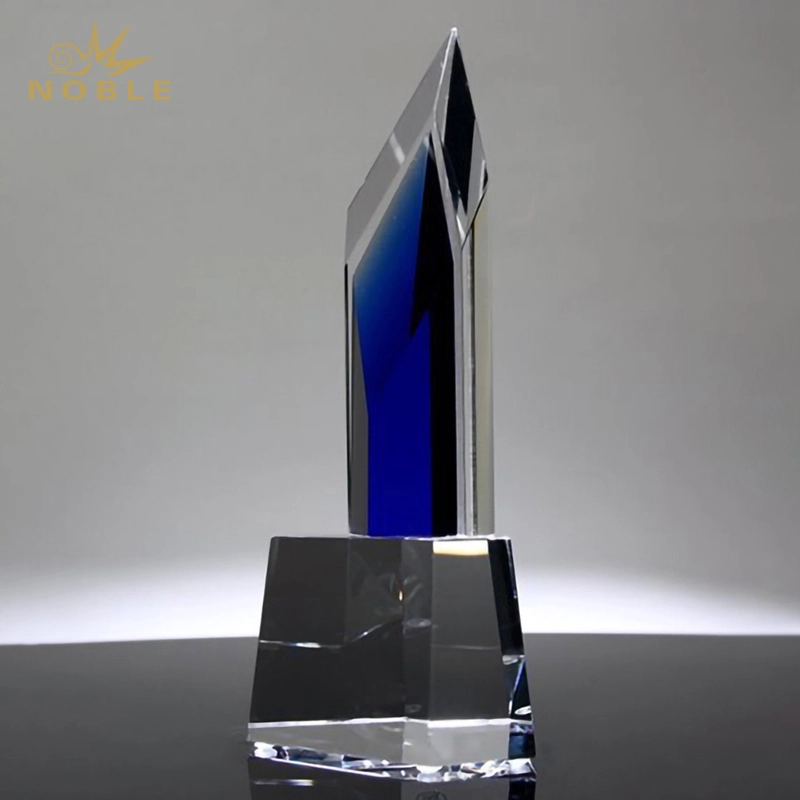 Noble Best Selling New Design Custom Corporate Trophy Visionary Diamond Blue Crystal Trophy 1