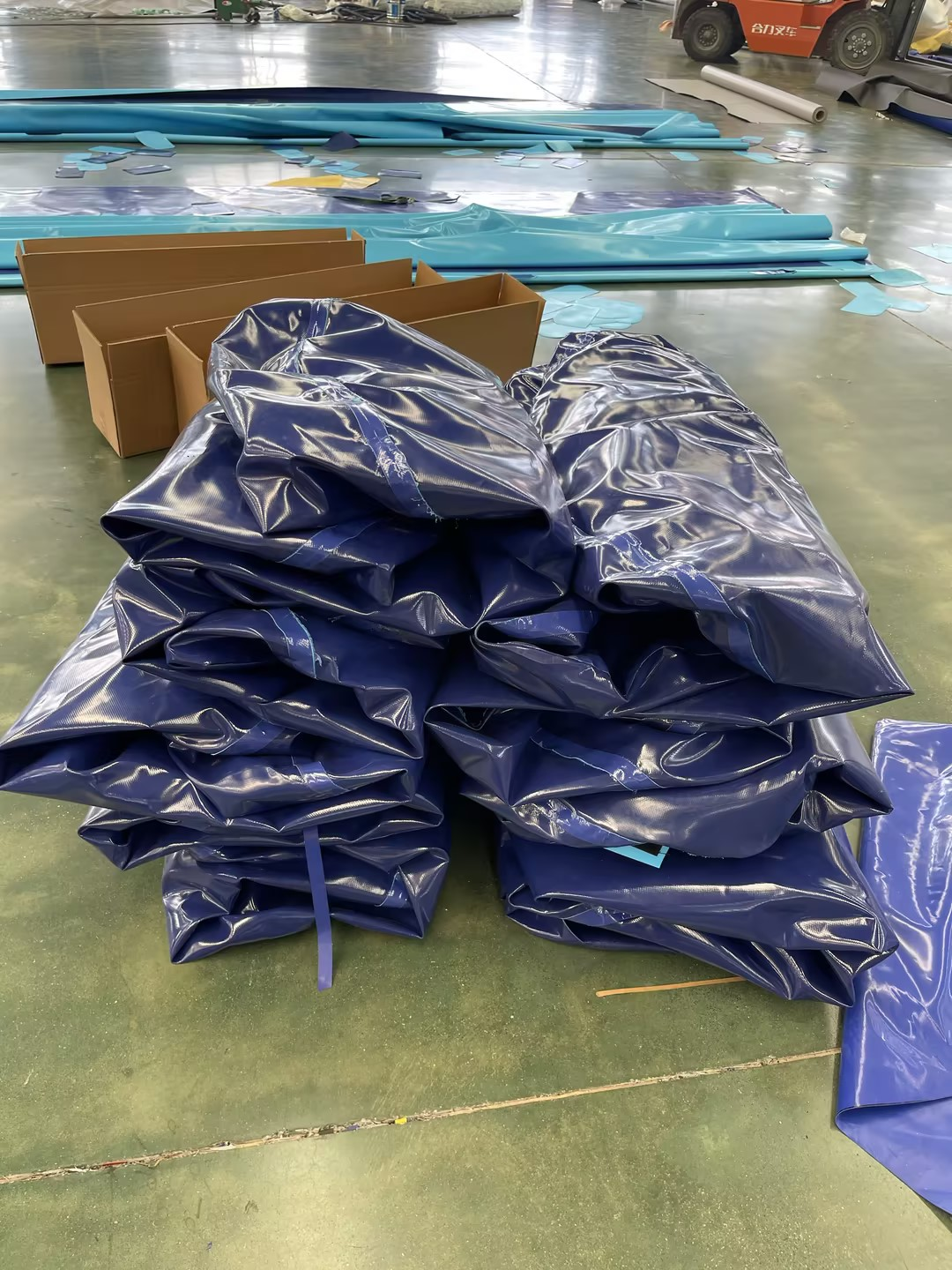 Why should the livestock breeding industry adopt thermal insulation measures in winter? 2