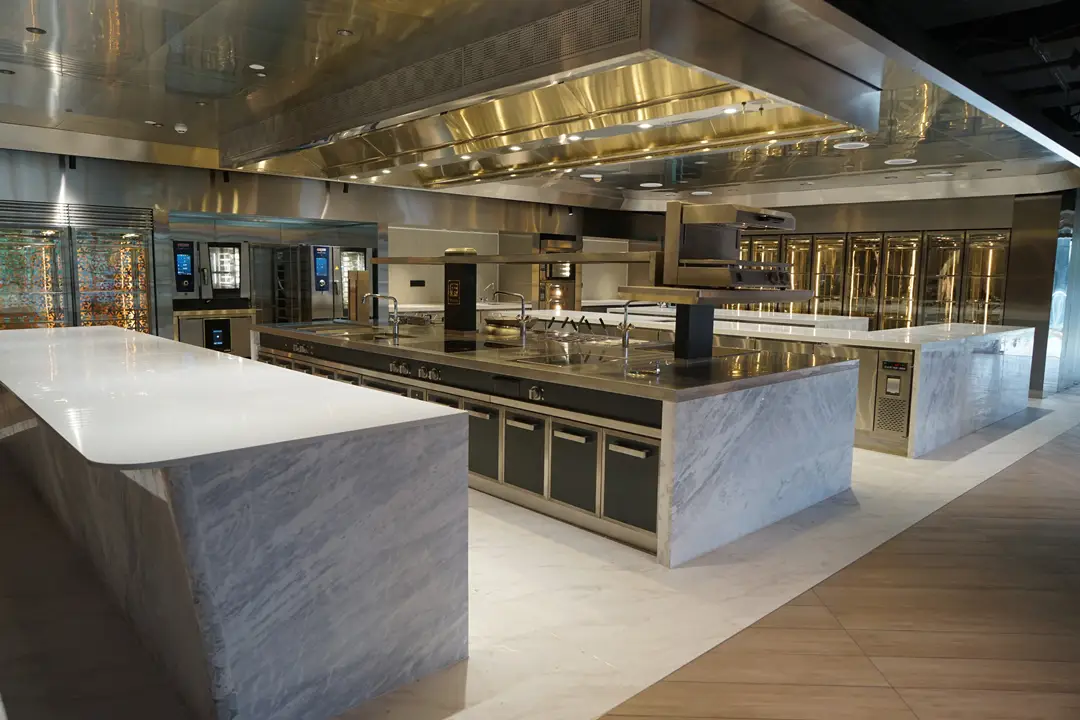 New Application Furnotel Luxe Series Cooking Range 1
