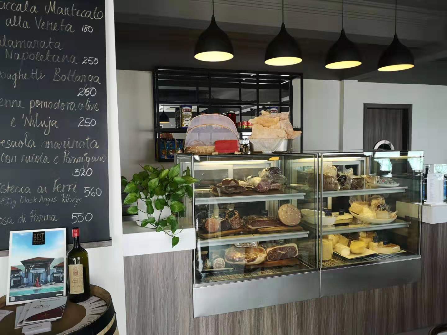 Vietnam-Dragon Cello Italian Restaurant 1