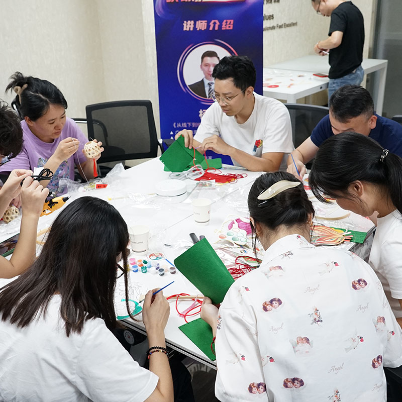 Shinelong organiseert feestelijke doe-het-zelf-activiteit ter ere van het Mid-Autumn Festival 3