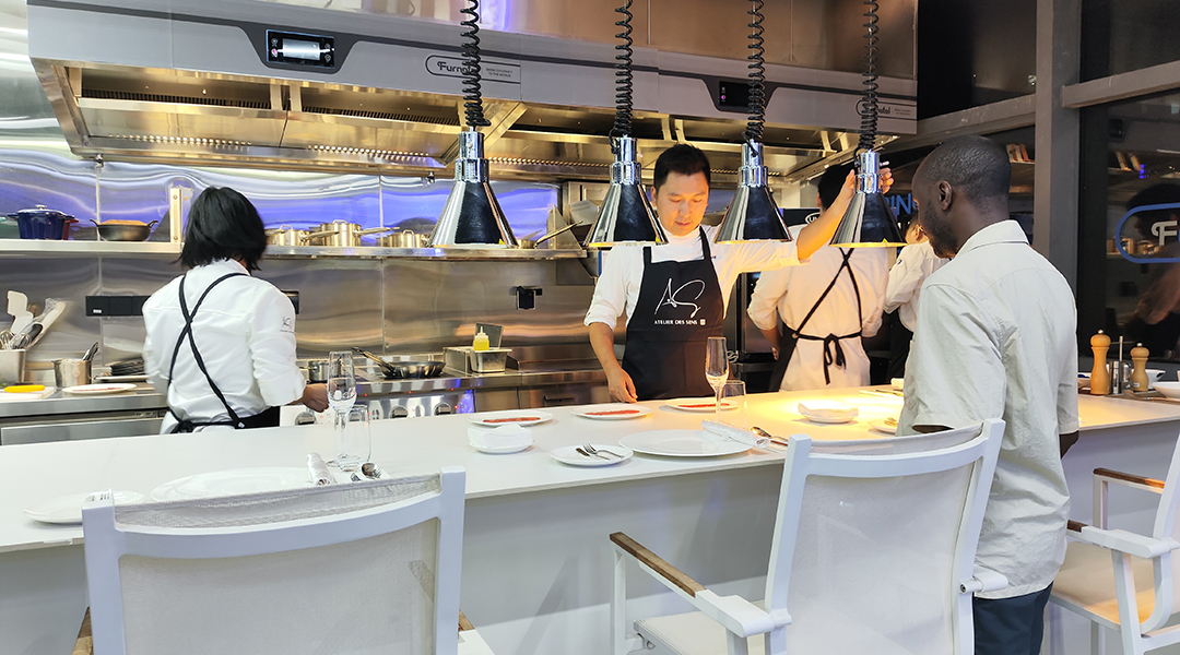 Shinelong Hosts Clients for Exclusive Showroom Tour and Culinary Experience 1