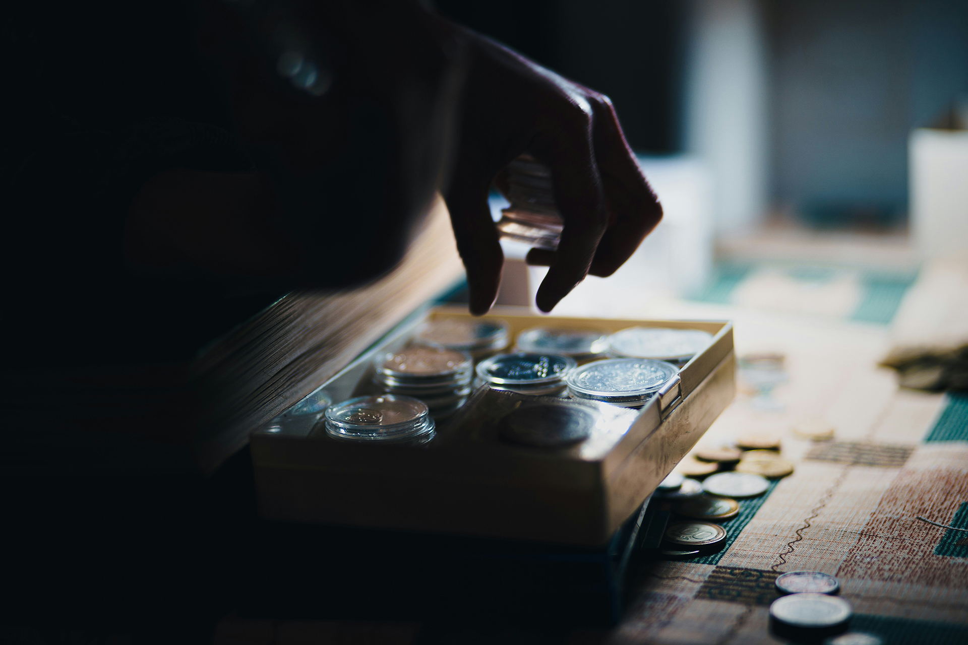 Navigating the Declining Culinary Industry: What challenges would a restaurant manager or owner face in 2025 ? 1