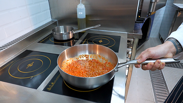 Shenzhen Italo-Chinese Fusion Kitchen Solution | SHINELONG 24