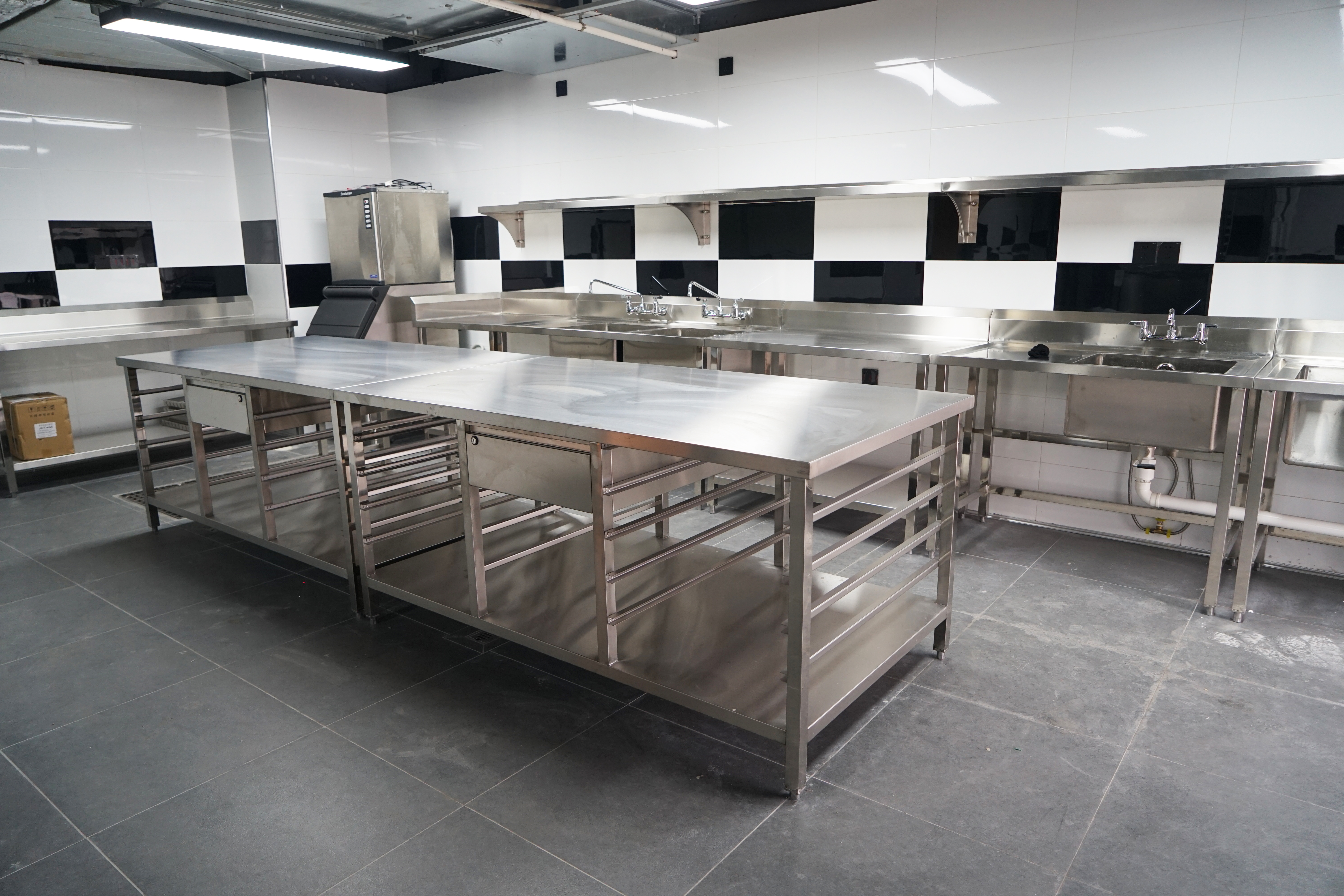 Optimizing Culinary Efficiency - Cutting-Edge Hotel Kitchen Equipment for Streamlined Operations 2